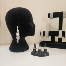 Load image into Gallery viewer, The Chandelier Cheryl earrings
